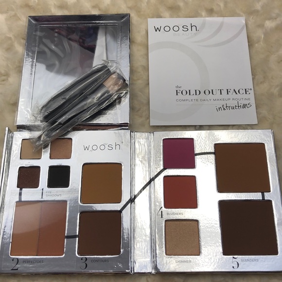 woosh Other - Woosh Beauty Fold Our Face in Deep NIB